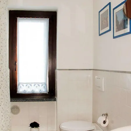 Locazione Turistica Casa Ludovica アパート *